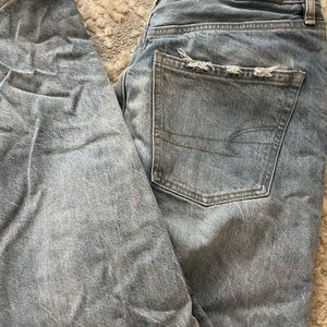 AE straight leg mom jean